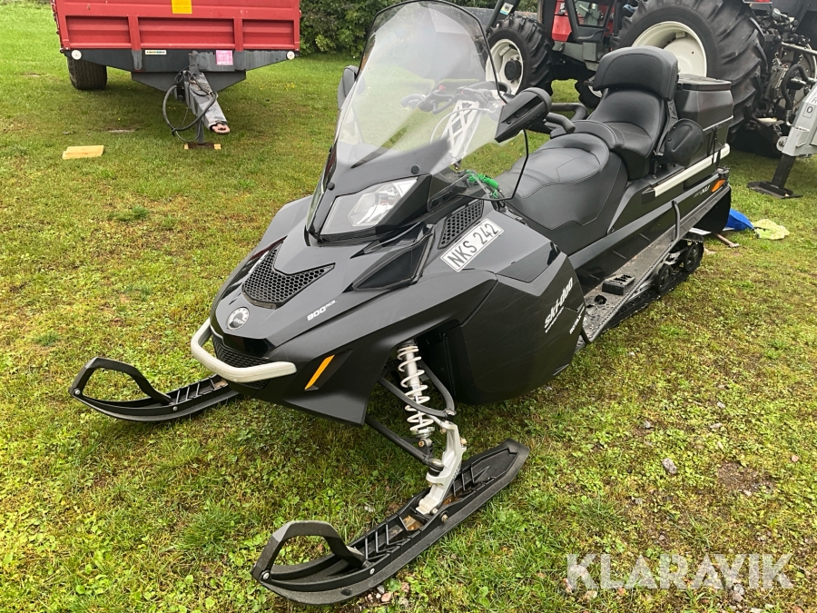 Snöskoter BRP Ski-doo expedition