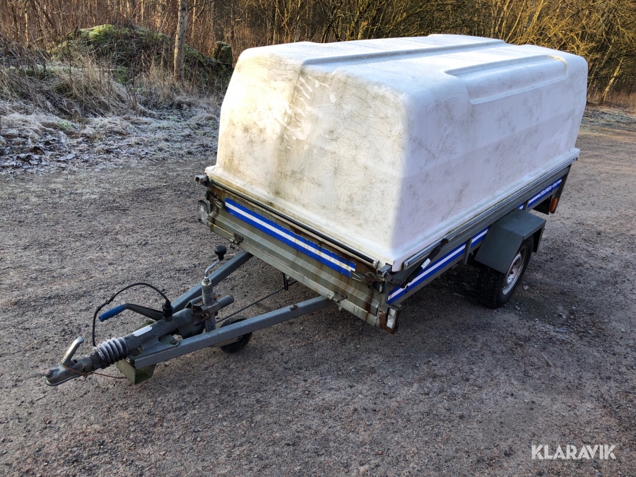 Släpkärra med kåpa