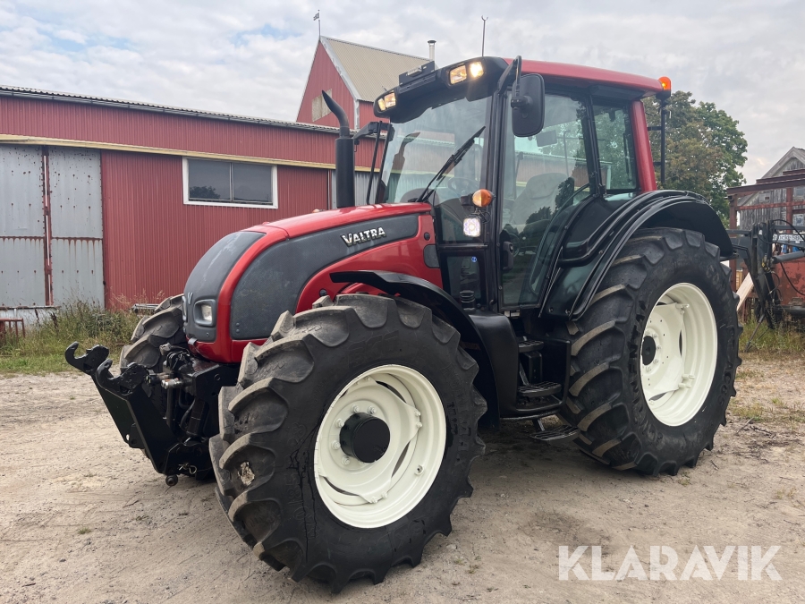 Traktor Valtra N141