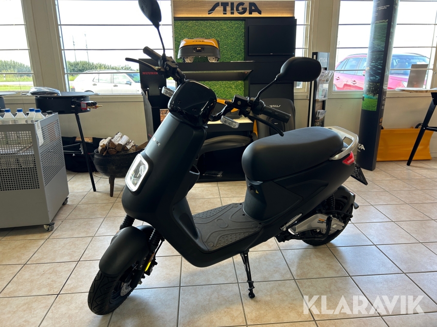 El moped ECO Glider ES4 Halo Lite