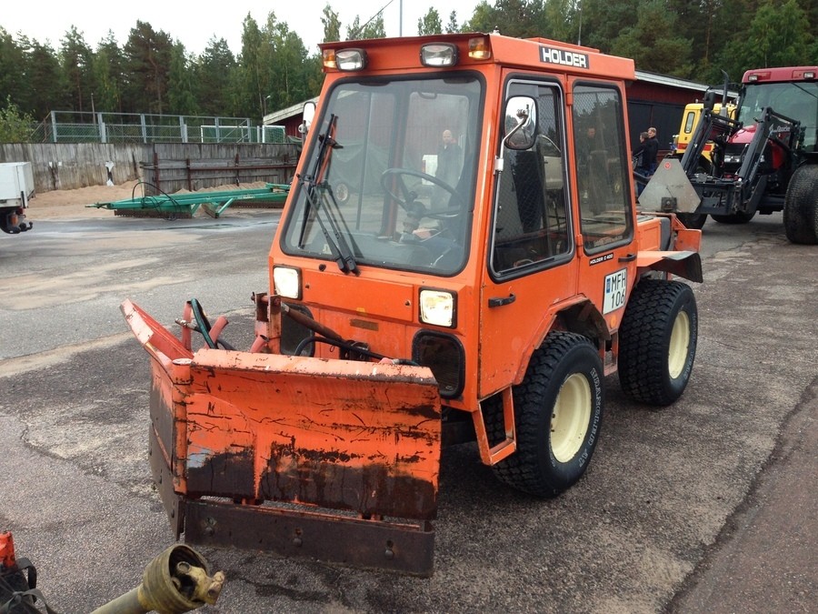 Holder Redskapsbärare med klippaggregat plog och snöslunga