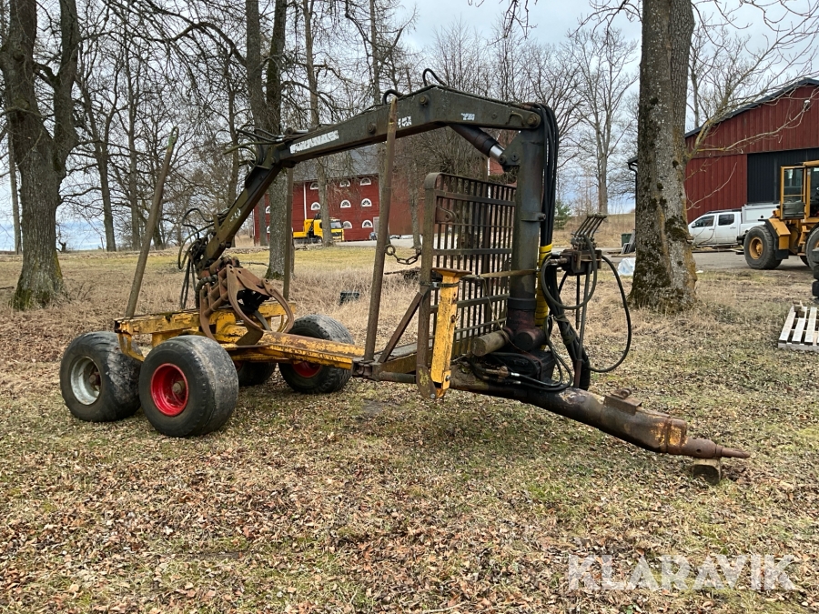 Skogsvagn med kran