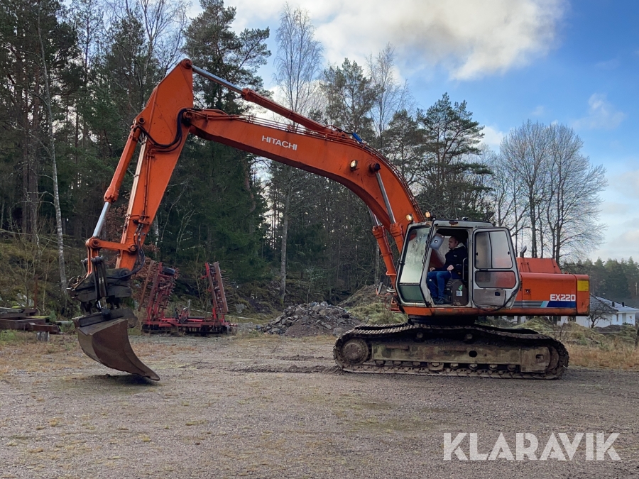 Grävmaskin Hitachi EX220 med planerskopa
