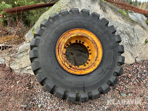 Entreprenaddäck Bridestone 26,5-25 till Volvo 1st