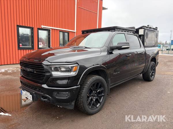 Pickup Dodge Ram 1500 Laramie Night 5.7 V8