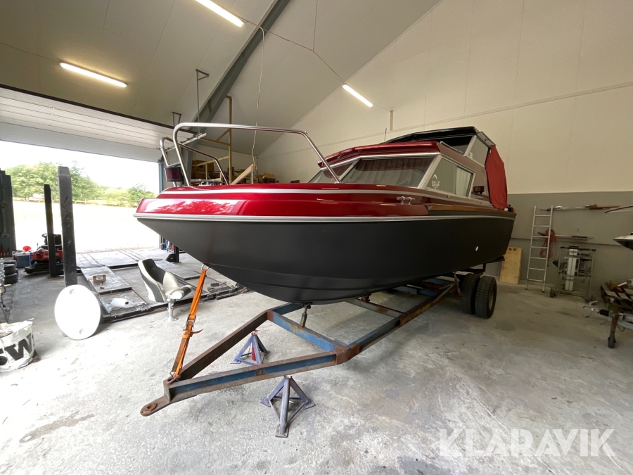 Båt Fiberform 24 med trailer