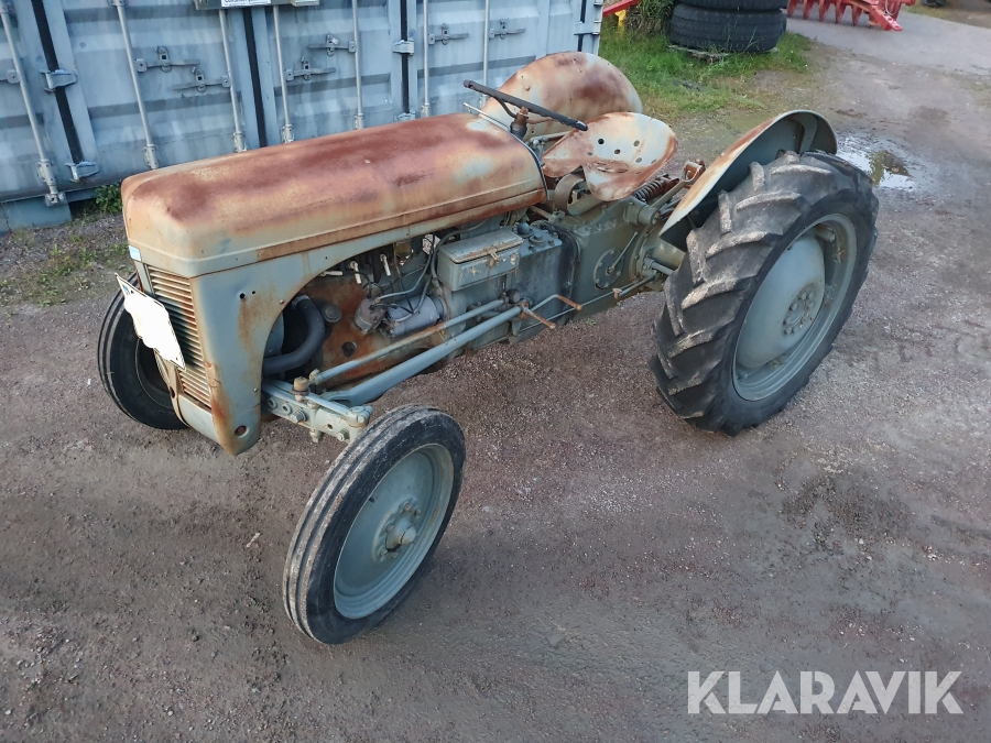 Veterantraktor Massey Ferguson Grålle TE