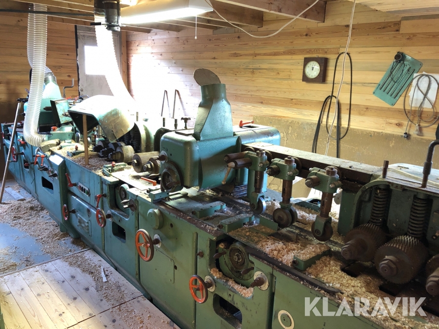 Hyvellinje Jonsereds Waco H - 571 KN med inmatningsbord