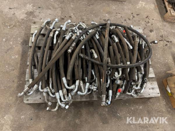 Parti med hydraulslangar