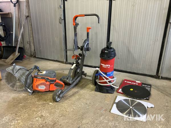 Motorkap, vagn till motorkap, vattentank  och 3st klingor Husqvarna KV 970/1260