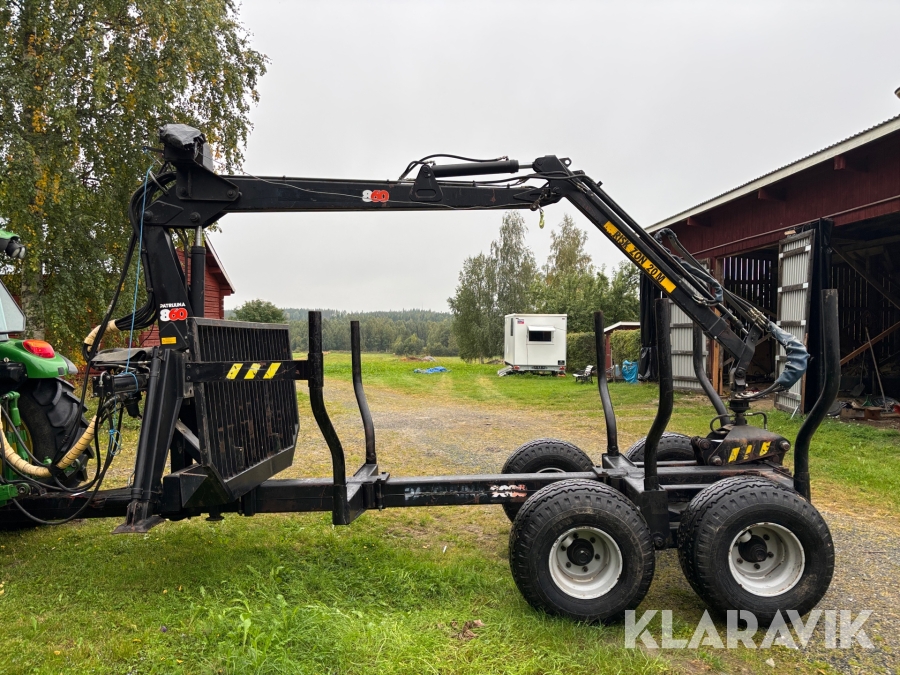 Skogsvagn Patruna 9000 med kran