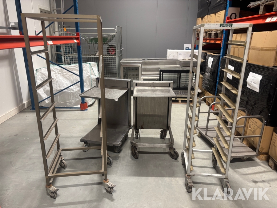 Diskbänkar 2st + vagnar 2st + glasdispenser 2st