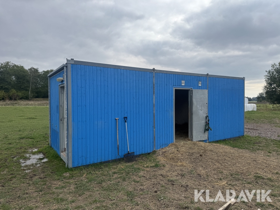 Flyttbar stallbyggnad