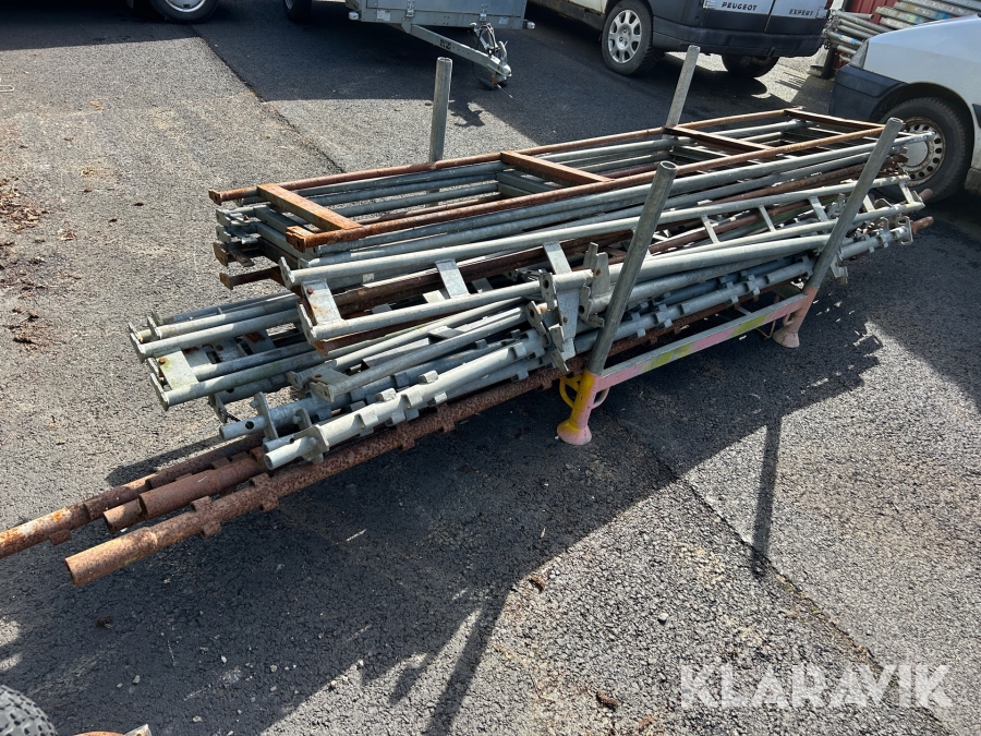 Ställningsmaterial Haki spiror, räcken mm