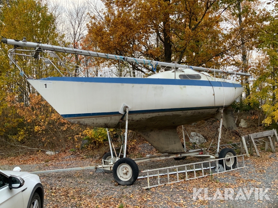 Segelbåt Jasmin 25 med båtvagn