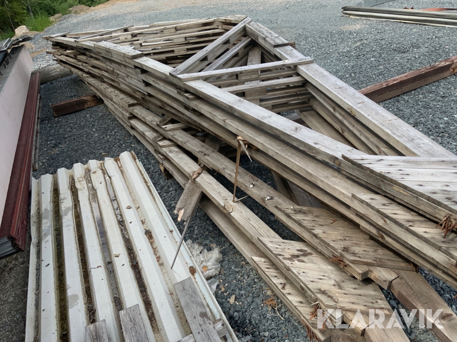 Takstolar   trä. 8 st