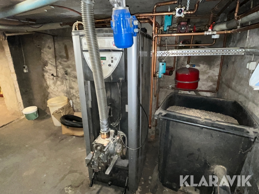 Pelletspanna och  silos Thermia Biomatic + 50