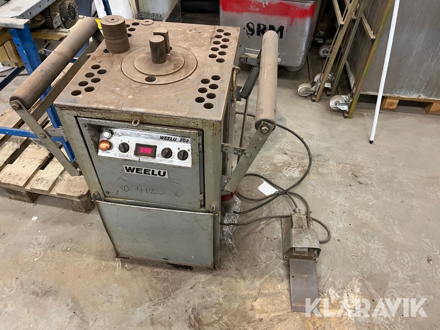 Bockmaskin Weelu 202 med tillbehör + Armeringsklipp Weelu 32/20C på hjul