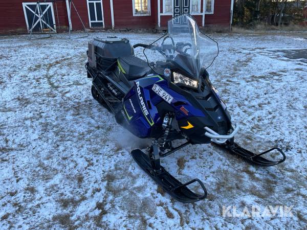 Snöskoter Polaris Titan Adventure 800