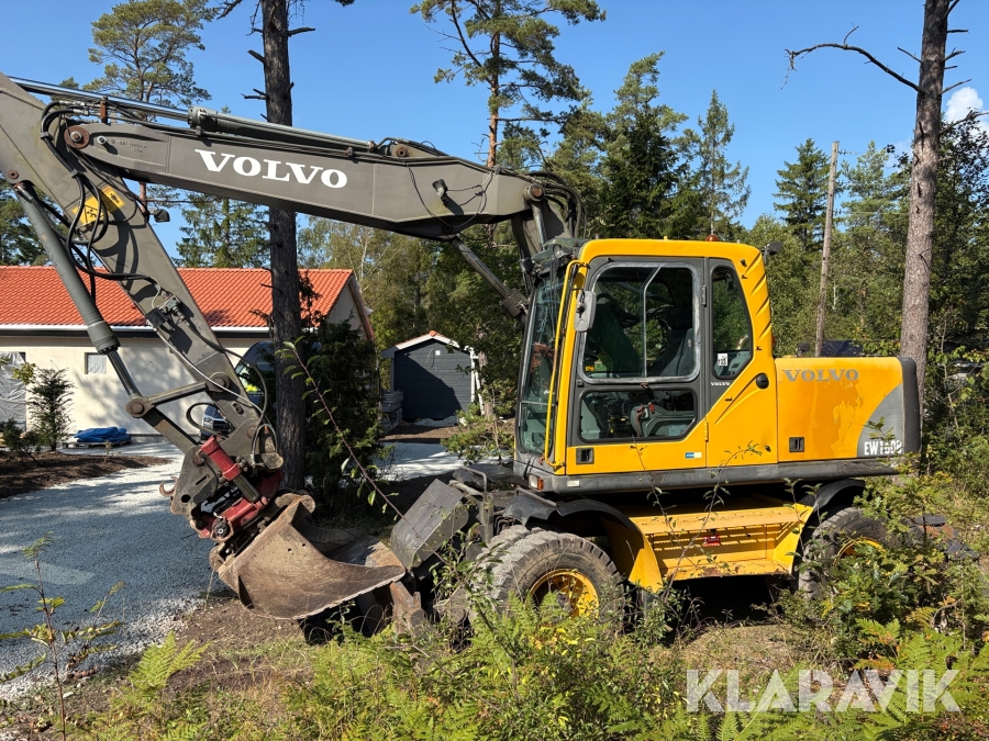 Grävmaskin Volvo EW160B med tiltrotator och redskap