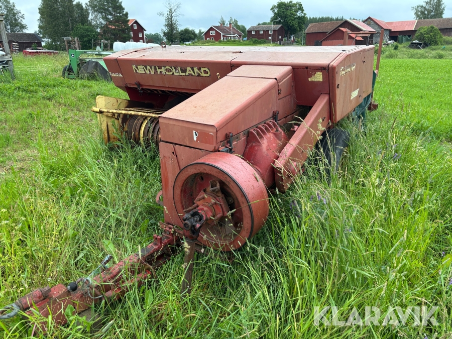 Fyrkantspress New Holland A 286