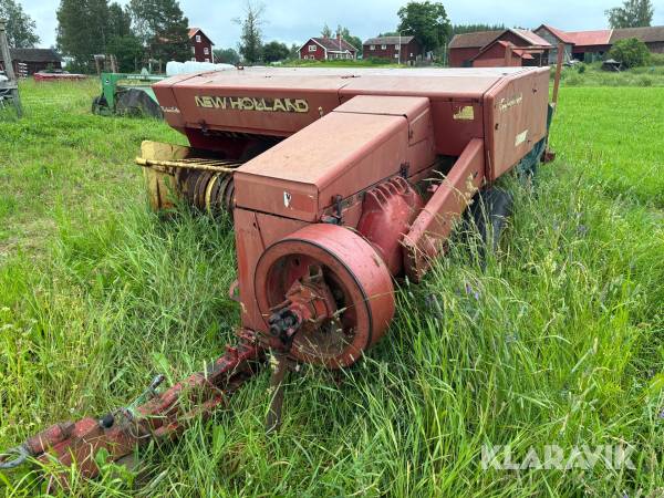 Fyrkantspress New Holland A 286