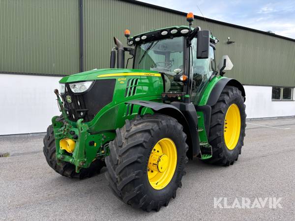 Traktor John Deere 6215R