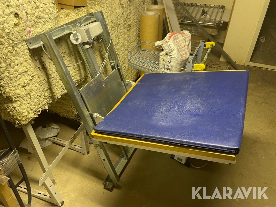 Skötbord höj- och sänkbart