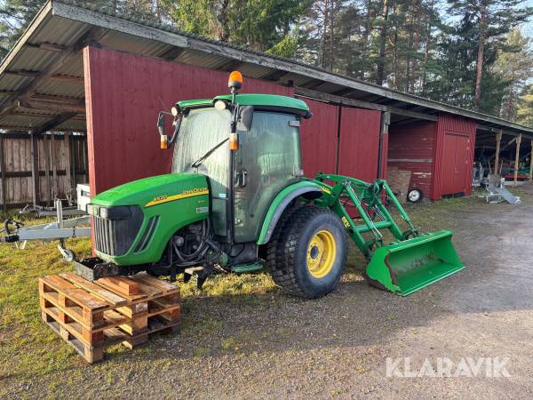 Traktor John Deere 4520
