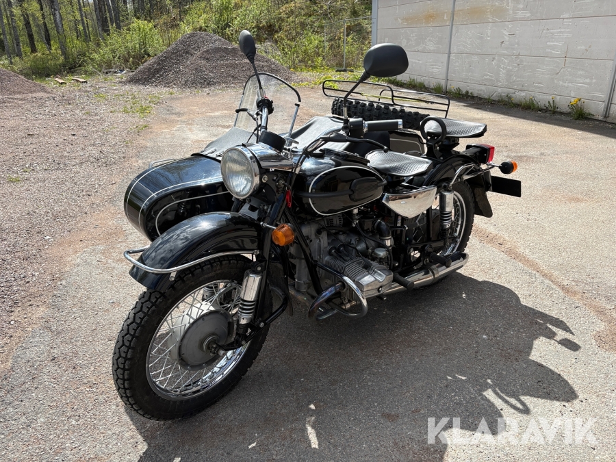 Motorcykel IMZ Ural Sportsman med sidovagn
