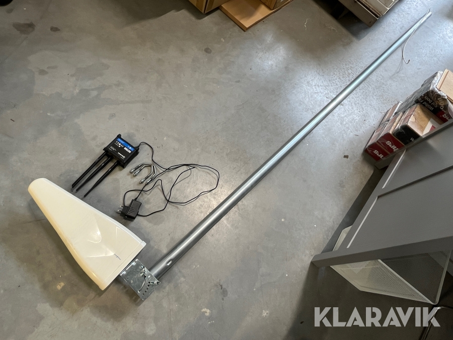 Router för utomhusbruk RUT950 med antenn