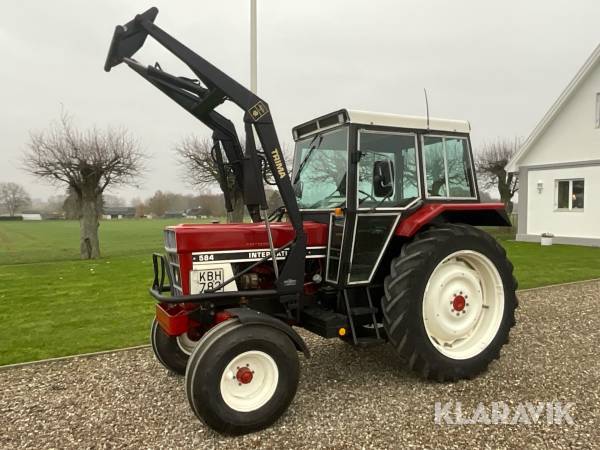 Traktor International 584 med lastare