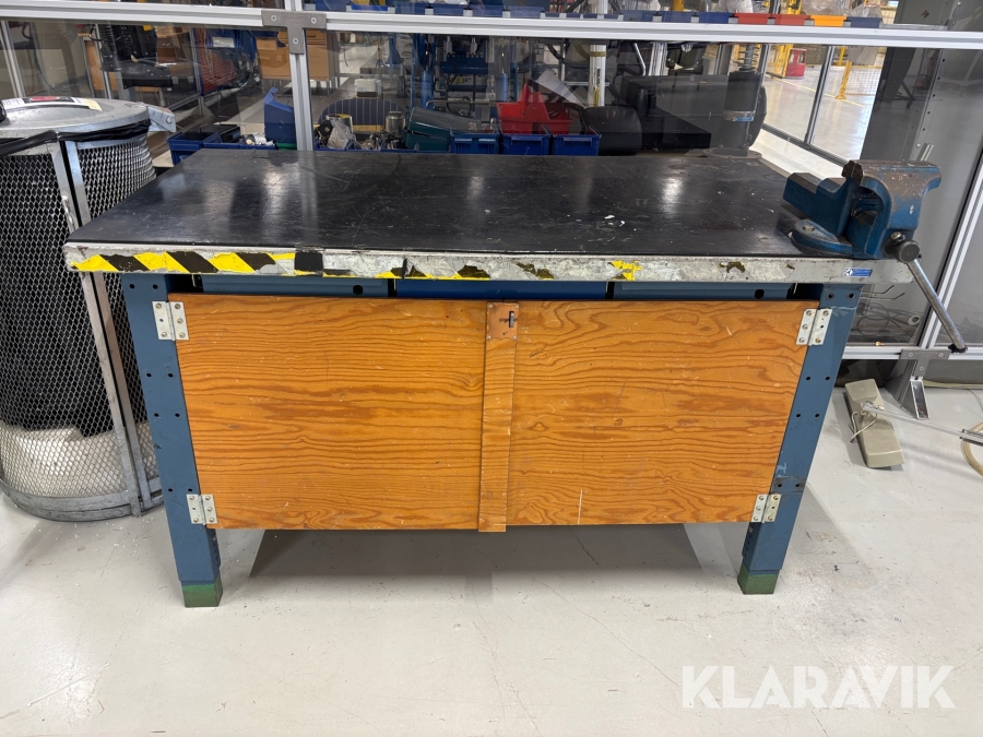 Arbetsbänk Electrolux Constructor med skruvstäd