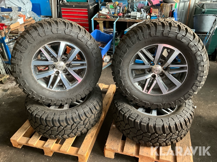 Terrängdäck Toyota Hilux 4st