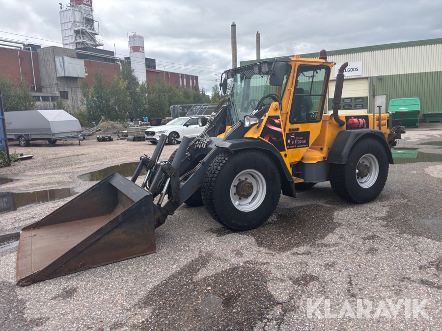 Redskapsbärare Wille 655 med skopa och gafflar