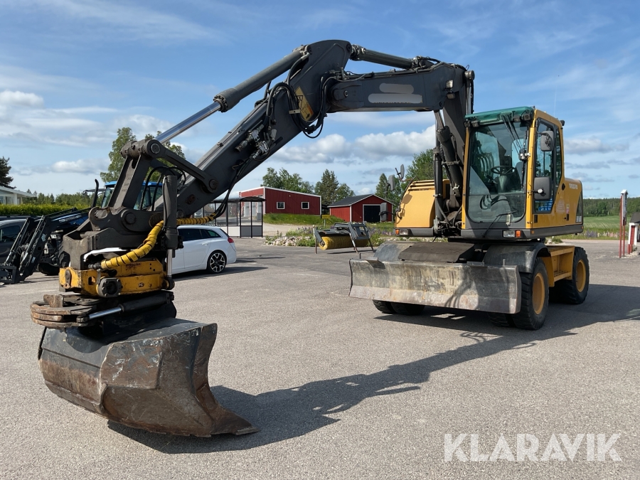 Grävmaskin Volvo EW160B med redskap
