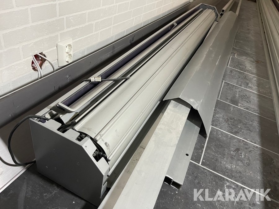 Jalusi 2,62 m med inbyggd motor