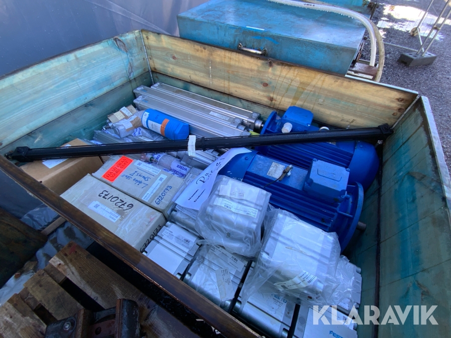 Pall med motorer och fläkt