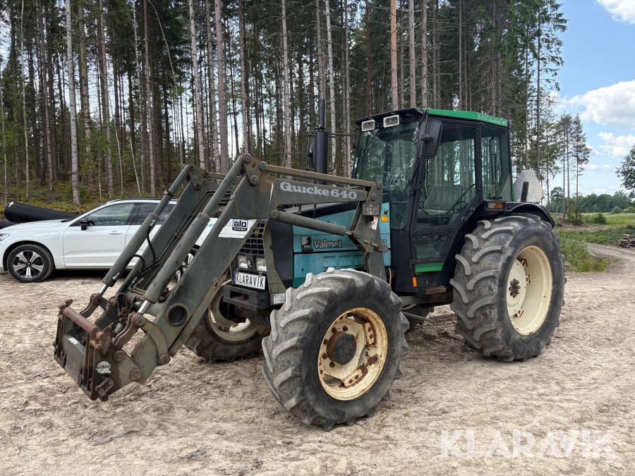 Traktor Valmet 665 med lastare