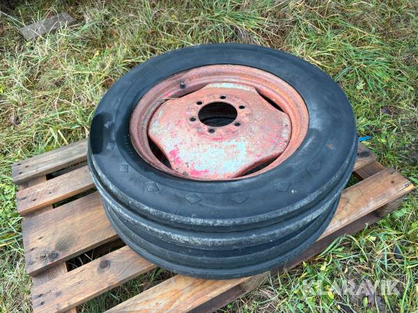 Traktordäck med fälg Good Year 600-19 2 st