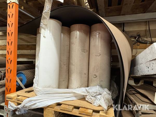 Plast till storbalspress 1st pall med 16st rullar + 1 påbörjad