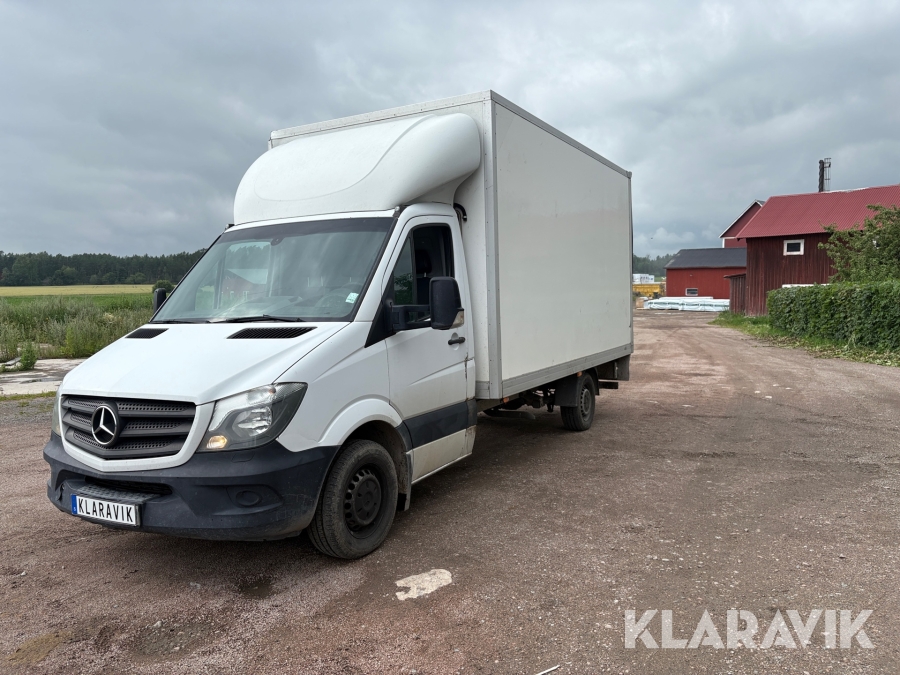 Lätt lastbil Mercedes-Benz Sprinter 316 med bakgavellyft