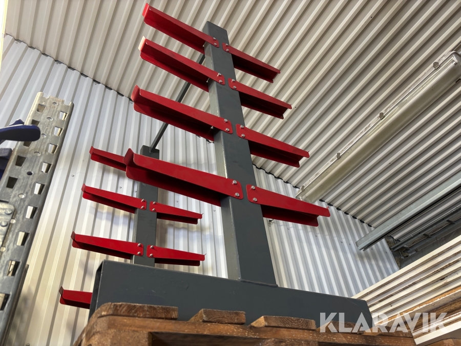 Matrialställage för tungt gods på hjul