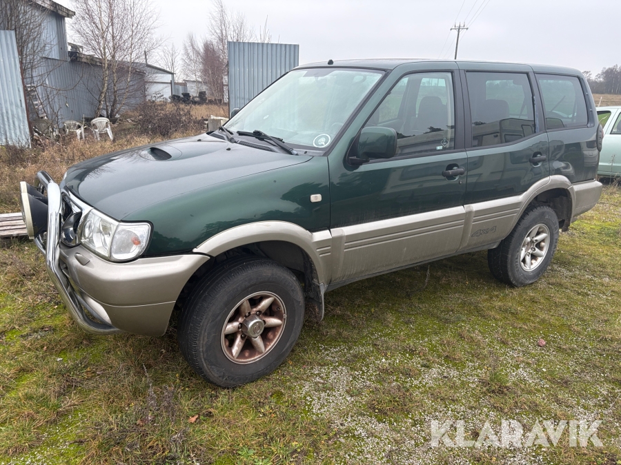 Nissan Terrano 2 2.4 7-sits 4wd