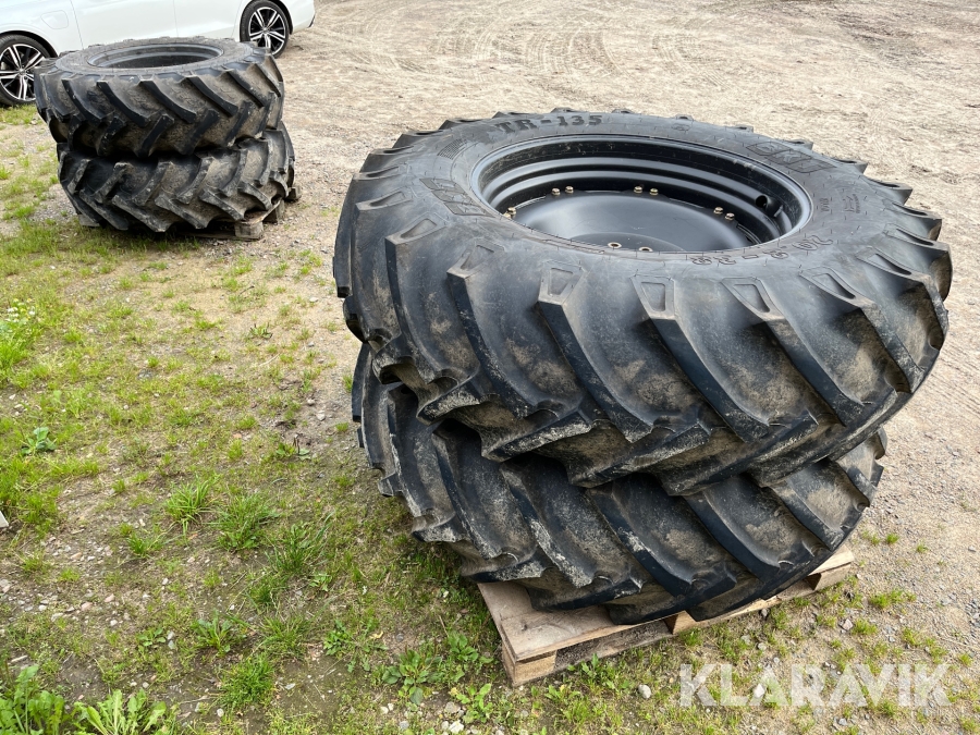 Skogsdäck på fälg 4 st BKT