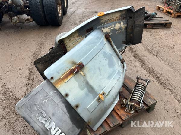 Framskärmar till Scania 142 2 stycken