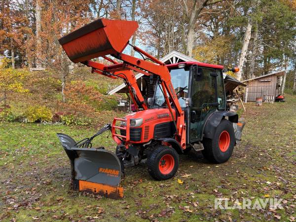 Redskapsbärare Kubota B3030 med redskap