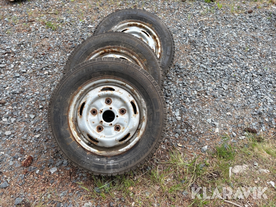 Dubbade vinterdäck Michelin 195/70R15c 4st
