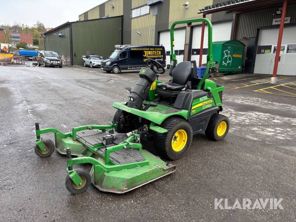 Gräsklippare John Deere 1580 terrain cut 4WD