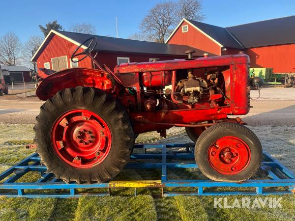 Veterantraktor Renault R3042